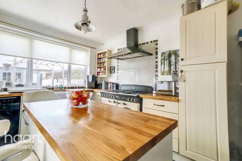 39 Main Road, Queenborough, ME11 5BW