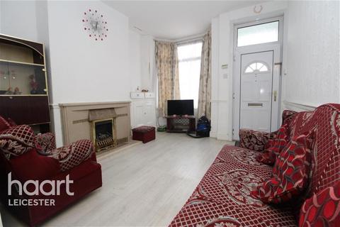 3 bedroom terraced house to rent, Wolverton Road