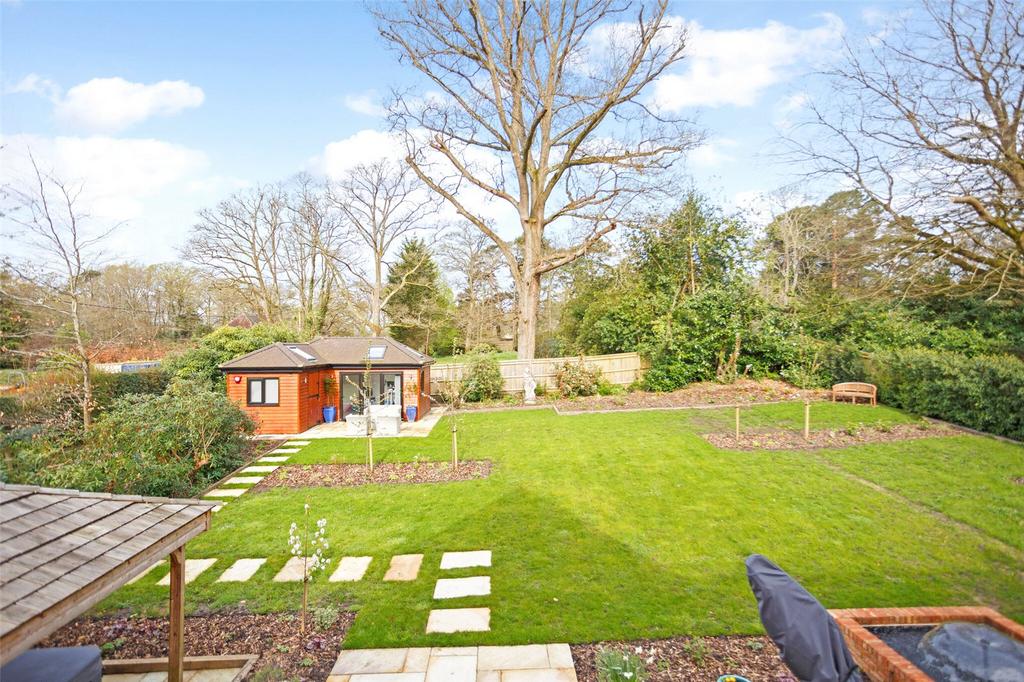 Garden & Outbuilding