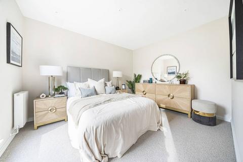3 bedroom mews to rent, Kings Avenue, Clapham Park, SW4