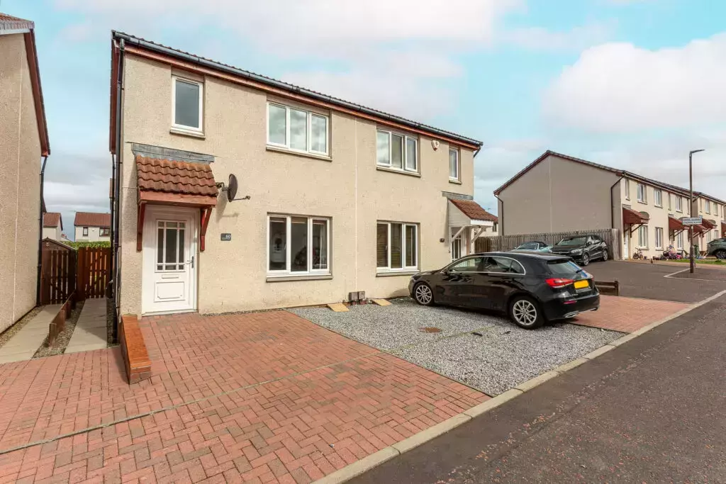 60 Oliphant Gardens, Wallyford, East... 3 bed semidetached house for