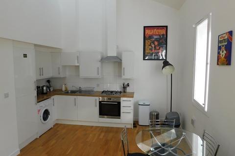 3 bedroom flat to rent, Mentone Gardens, Edinburgh, EH9 2DJ