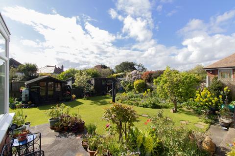 2 bedroom detached bungalow for sale, Dumpton Park Drive, Broadstairs, CT10