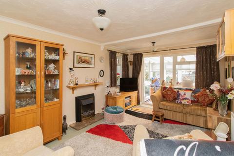 2 bedroom detached bungalow for sale, Dumpton Park Drive, Broadstairs, CT10