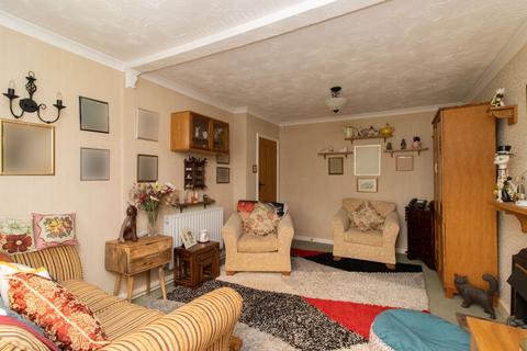 2 bedroom detached bungalow for sale, Dumpton Park Drive, Broadstairs, CT10