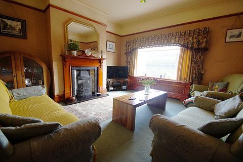 28 Huddersfield Road, Diggle, Oldham, OL3 5NT