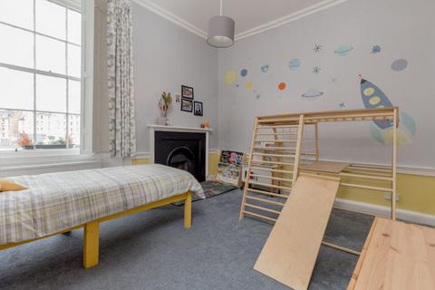 Flat 3, 1 Boroughloch, Edinburgh, EH8 9NL