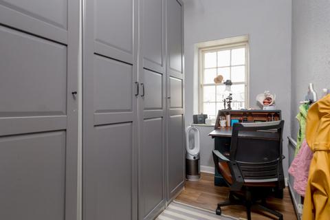 Flat 3, 1 Boroughloch, Edinburgh, EH8 9NL