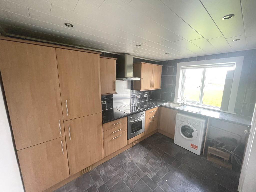 Iona Road, Renfrew 3 bed flat £950 pcm (£219 pw)