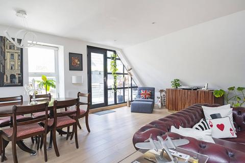2 bedroom penthouse to rent, Middlesex Street, Bishopsgate, London, E1