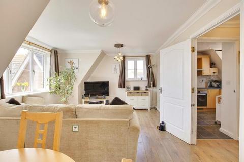 2 bedroom apartment to rent, Sanderling Way Iwade ME9