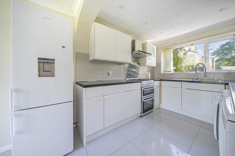 2 Bishopdale, Bracknell, RG12 7RY