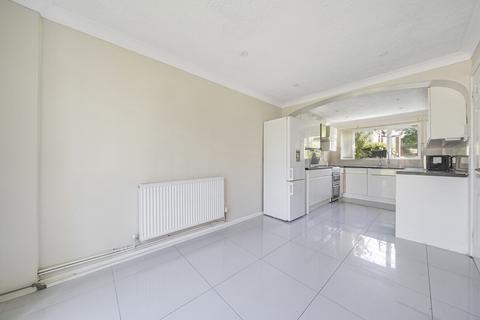 2 Bishopdale, Bracknell, RG12 7RY