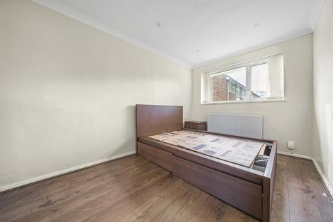 2 Bishopdale, Bracknell, RG12 7RY