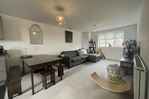 2 bedroom apartment for sale, Webber Street, Horley, Surrey