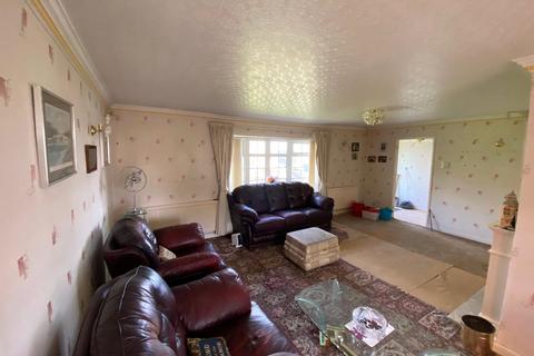 3 bedroom bungalow for sale, Lower Edge Road, Rastrick, Brighouse, HD6