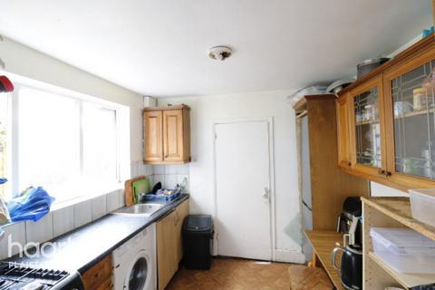 3 bedroom terraced house for sale, Hilda Road Canning Town, London