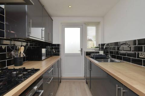 20b Niddrie Mill Crescent, Edinburgh, EH15 3ET