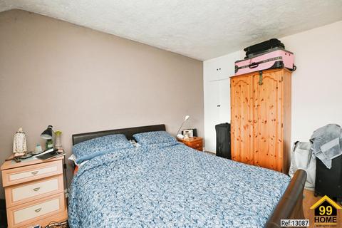 20 Dawley Green, South Ockendon, RM15 5LW