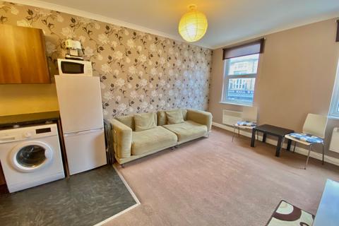 1 bedroom flat to rent, Wood Street, Walthamstow, E17