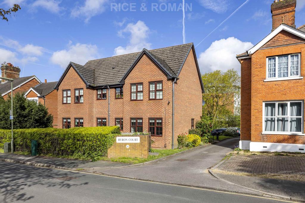 Middle Gordon Road, Camberley GU15 1 bed retirement property £130,000