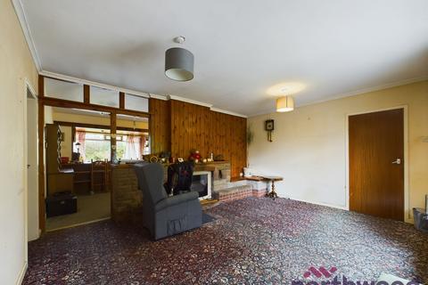 3 bedroom detached bungalow for sale, Hollins Road  Macclesfield, SK11 7EA