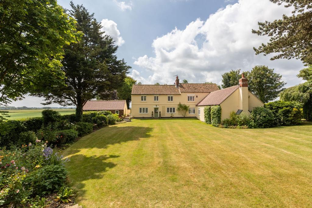 Lowthorpe YO25 4 bed detached house for sale £825,000