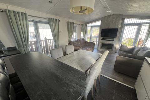 2 bedroom mobile home for sale, Carnaby Envoy Lodge, Pool Brow Caravan Park, Poolfoot Lane, Poulton-le-Fylde, Lancashire, FY6