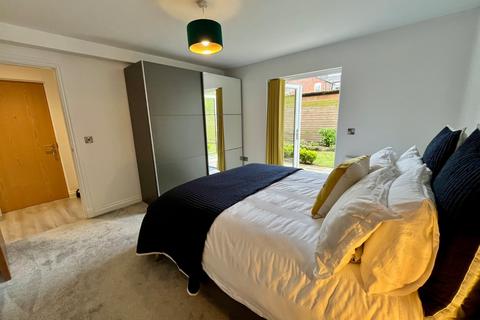 2 bedroom flat for sale, Albert Place, Marple, Stockport, SK6