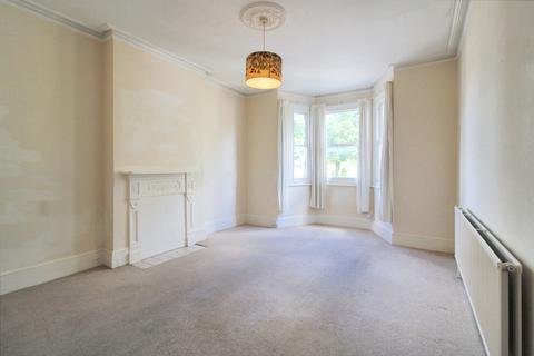 2 bedroom apartment for sale, 74 Osborne Road,  Farnborough , GU14