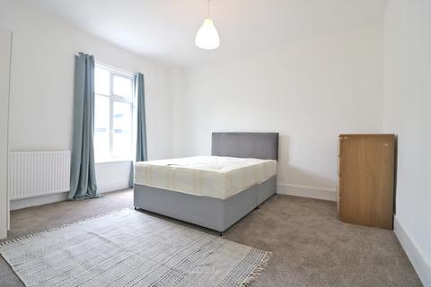 House share to rent, St. Marys Square,  London, W5