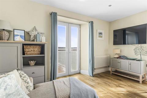 2 bedroom apartment for sale, At The Beach, Torcross