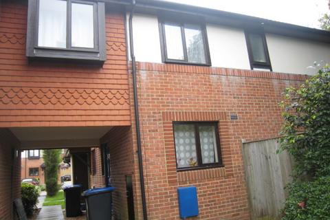 3 bedroom end of terrace house to rent, Michelbourne Close, Burgess Hill RH15