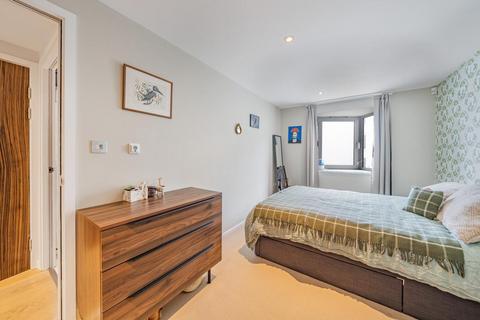 2 bedroom flat for sale, Blackthorn Avenue, Barnsbury