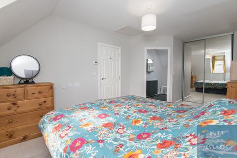 13 Dart Avenue, Exeter, EX2 7FX