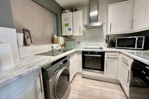 2 Box Close, Laindon, Basildon, SS15 4AG