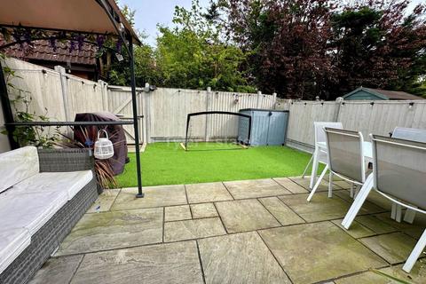 2 Box Close, Laindon, Basildon, SS15 4AG