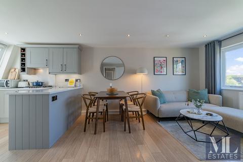 2 bedroom flat for sale, Glenloch Road, London NW3