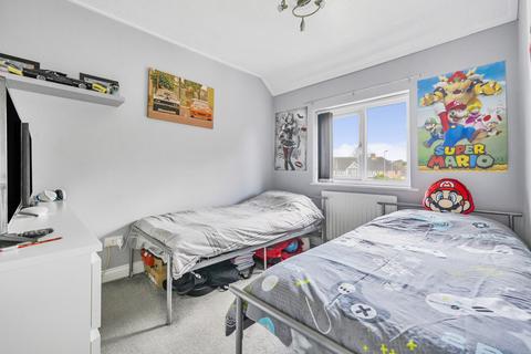 13 Thurlestone Gardens, Reading, RG2 7SJ