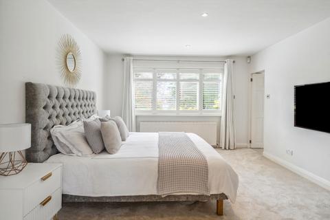 5 bedroom detached house to rent, Coombe End, Kingston upon Thames, KT2