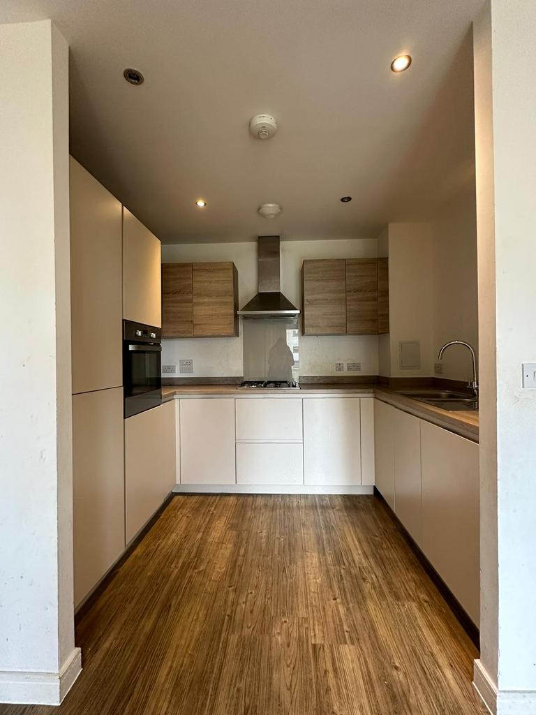 A Lovely 2 Bedroom Flat to Let in Barking