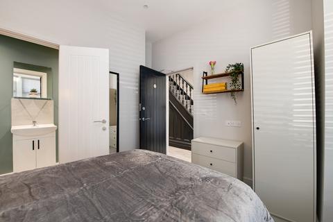 6 bedroom house of multiple occupation to rent, Cardiff Road, Portsmouth PO2