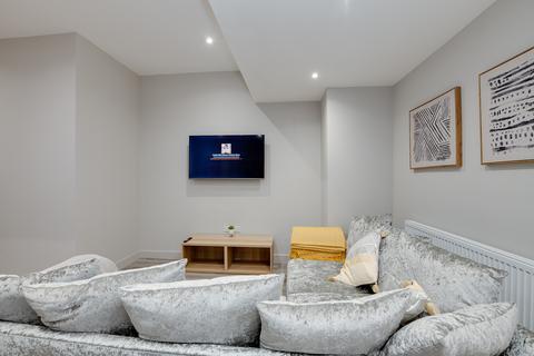 6 bedroom house of multiple occupation to rent, Cardiff Road, Portsmouth PO2