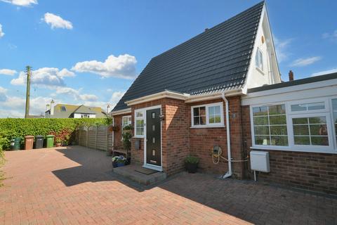 3 bedroom chalet for sale, Queens Drive, Hunstanton