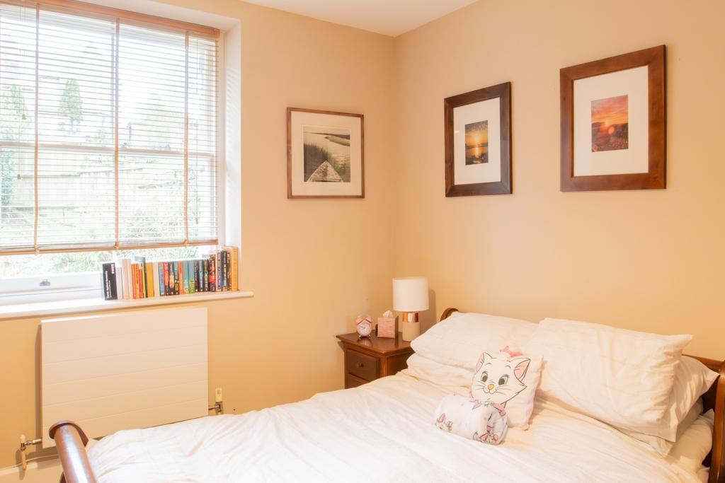Flat 11 Old Manor House Bodmin 01208 74182-44