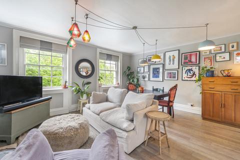30a Canonbury Square, London, N1 2AL