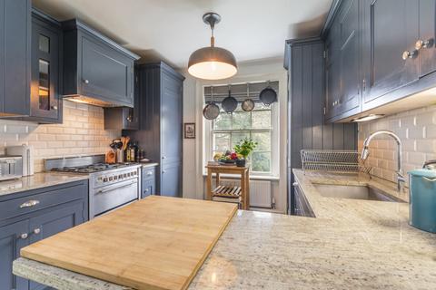 30a Canonbury Square, London, N1 2AL