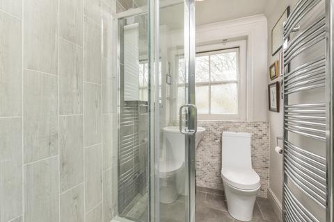 30a Canonbury Square, London, N1 2AL