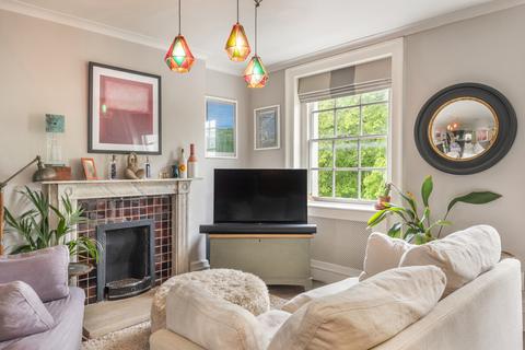 30a Canonbury Square, London, N1 2AL