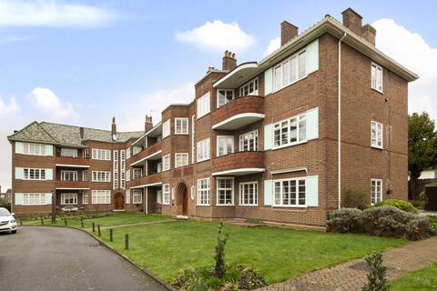 11 Roehampton Close, London, SW15 5LU